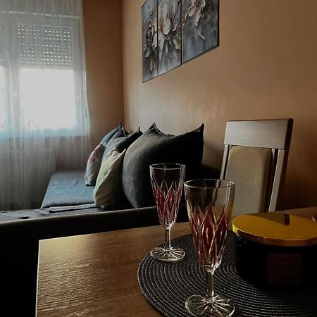 Apartman Milkovic 2 ソンボル エクステリア 写真
