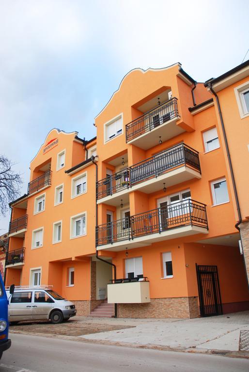 Apartman Milkovic 2 ソンボル エクステリア 写真