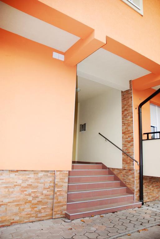 Apartman Milkovic 2 ソンボル エクステリア 写真