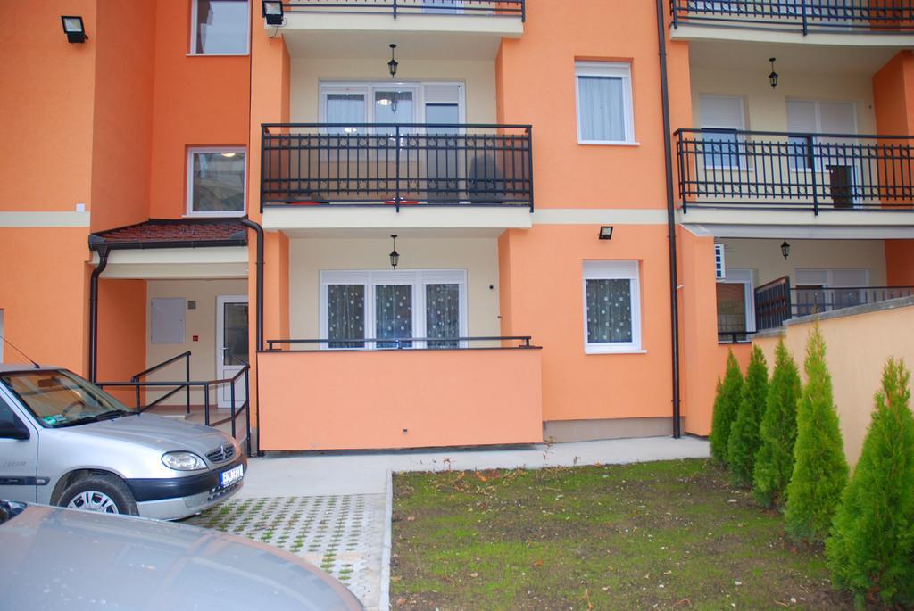 Apartman Milkovic 2 ソンボル エクステリア 写真