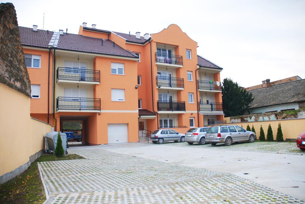 Apartman Milkovic 2 ソンボル エクステリア 写真