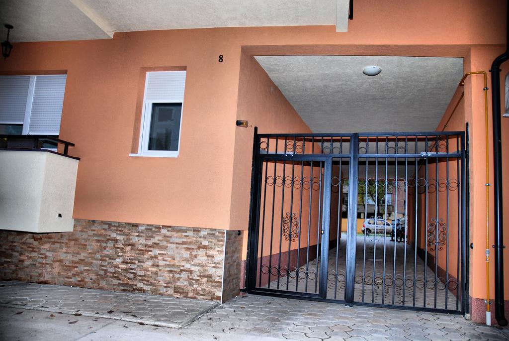 Apartman Milkovic 2 ソンボル エクステリア 写真